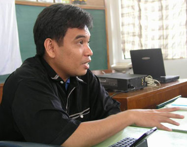 Resource person, Bulatlat.com National Consultation in Baguio City (29 March 2003). Click image to view my photos...
